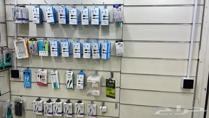 أغراض محل اتصالات للبيع 0