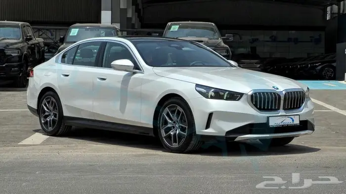 2025 BMW 5-SERIES 520i 2.0T RWD GCC 0Km اصفار ضمان الوكيل 3