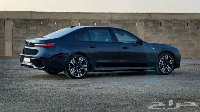 2026 بي ام دبليو 735i M خليجي اصفار مع ضمان الوكيل 6