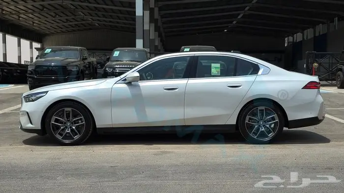 2025 BMW 5-SERIES 520i 2.0T RWD GCC 0Km اصفار ضمان الوكيل 34