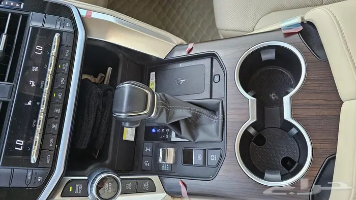 جيب GXR 2023 ابيض L4 بنزين عبداللطيف 15