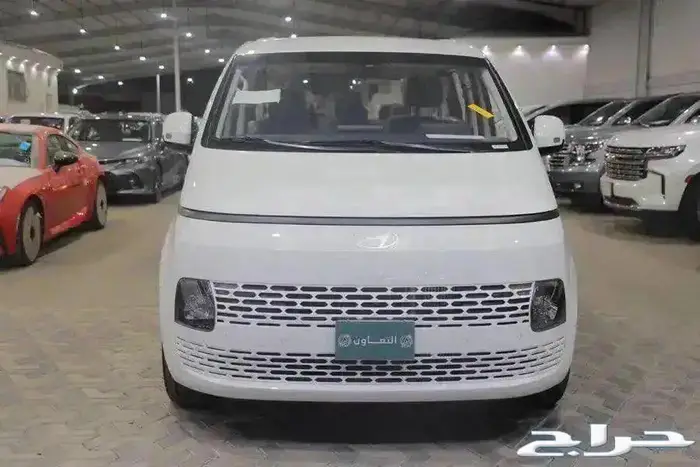 هيونداي ستاريا استاندر ديزل ماكينة 2.2 اربعة سلندر موديل2025 1