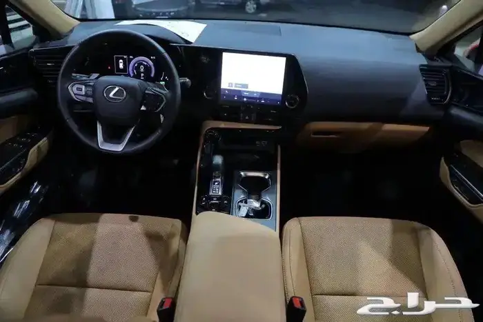 ليكزس NX 350h فتحة سقف جلد هايبرد موديل 2025 10