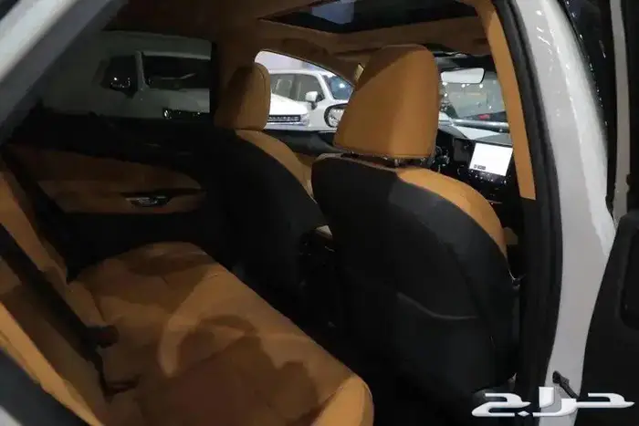 ليكزس NX 350h فتحة سقف جلد هايبرد موديل 2025 17