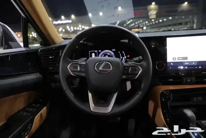 ليكزس NX 350h فتحة سقف جلد هايبرد موديل 2025 16