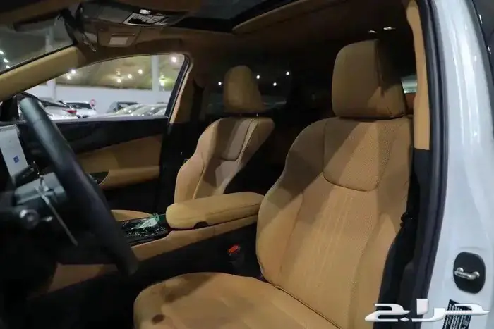 ليكزس NX 350h فتحة سقف جلد هايبرد موديل 2025 9