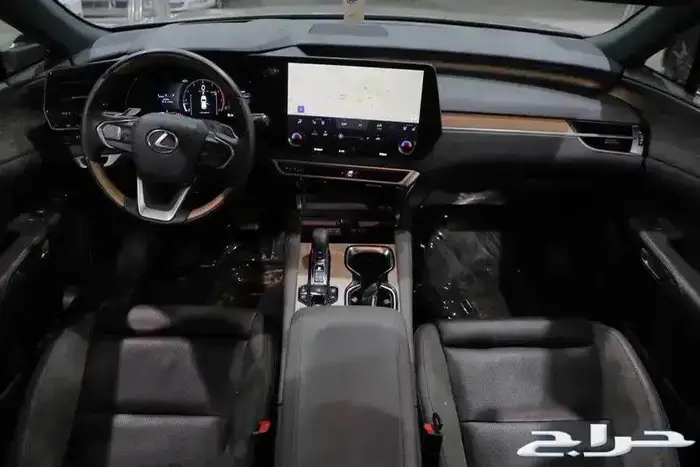 ليكزس RX 350 BB فل كامل بانوراما جلد بنزين موديل 2025 17