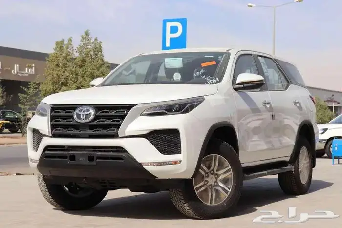 تويوتا فورتشنر بنزين 2025 0