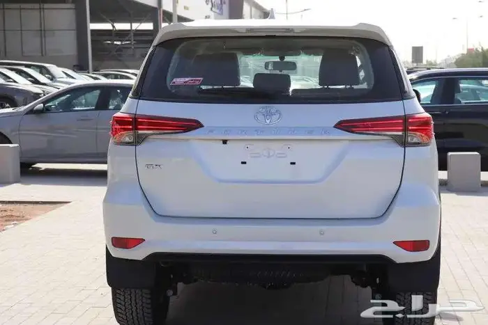 تويوتا فورتشنر بنزين 2025 2