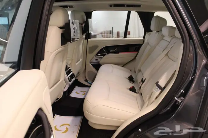 رنج روفر HSE V8 2025 10