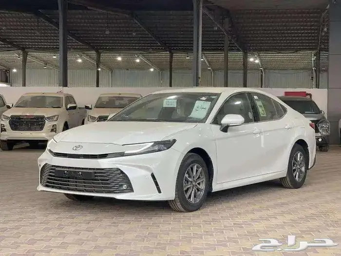 تويوتا كامري E 2025 استلام فوري لدى شركة ابن ذياب للسيارات 0