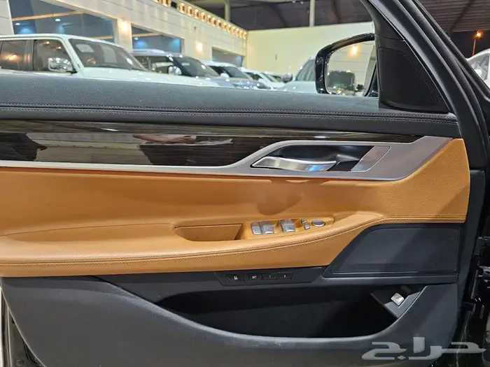 بي ام دبليو 730Li 2018 فئة بيزنس 8