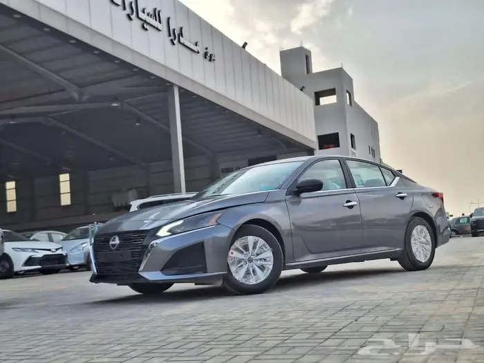 نيسان التيما S ستاندر 2025 سعودي ( اسود-رصاصي ) كاش و اقساط 4