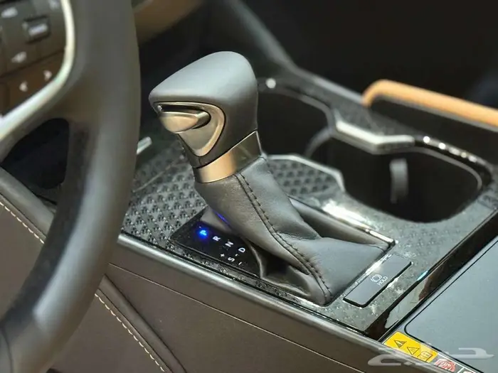 لكزس ES250 AA موديل 2025 تصميم عصري باقل قسط 12