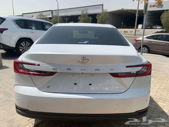 تويوتا كامرى E موديل 2025 سعودى 3