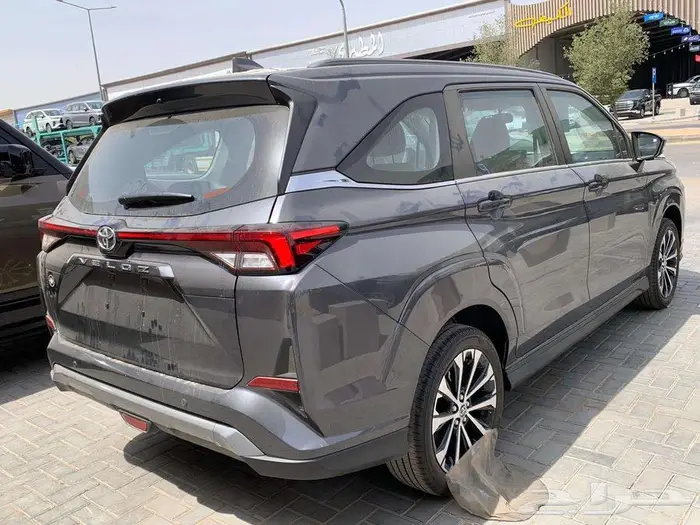 تويوتا فيلوز GLX بنزين 2025 رمادي 2