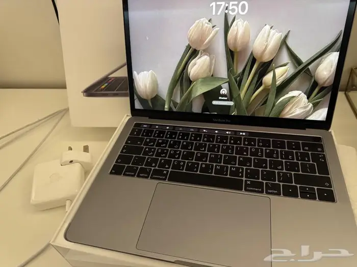 للبيع  لابتوب ماك بوك برو 13 إنش مع شريط لمس لون رمادي 0