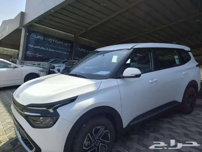 كيا كارينز GLS 2025 اعلى مواصفات بالسوق وتحدى اقل سعر للتموي 8