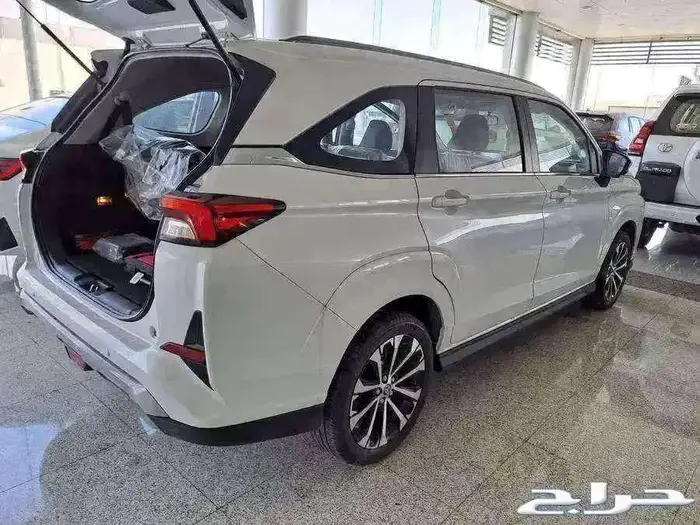 تويوتا فيلوز GLX 2025 4
