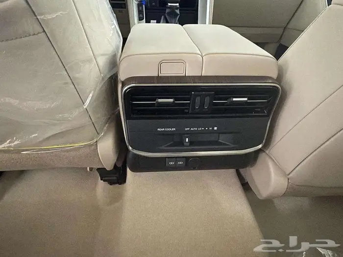 لاندكروزر GXR L4 بنزين سعودي 2025 22