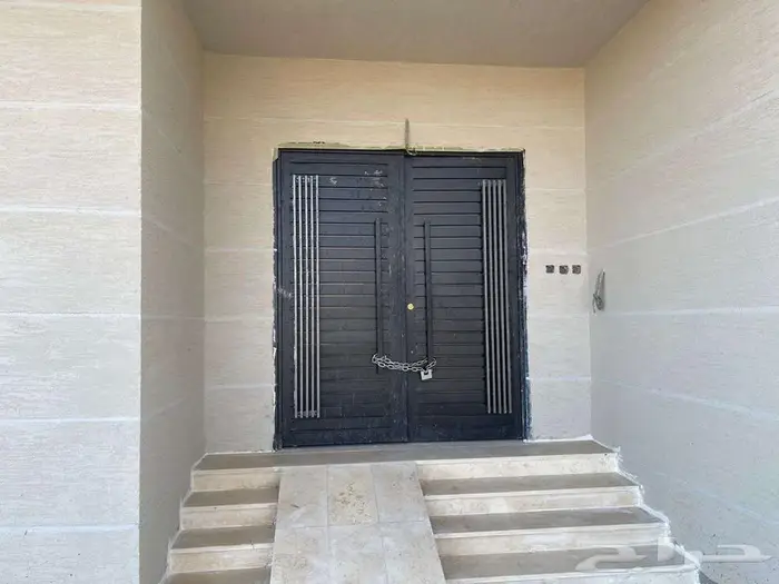 عمارة تجارية سكنية للبيع ( العاقول ) 11