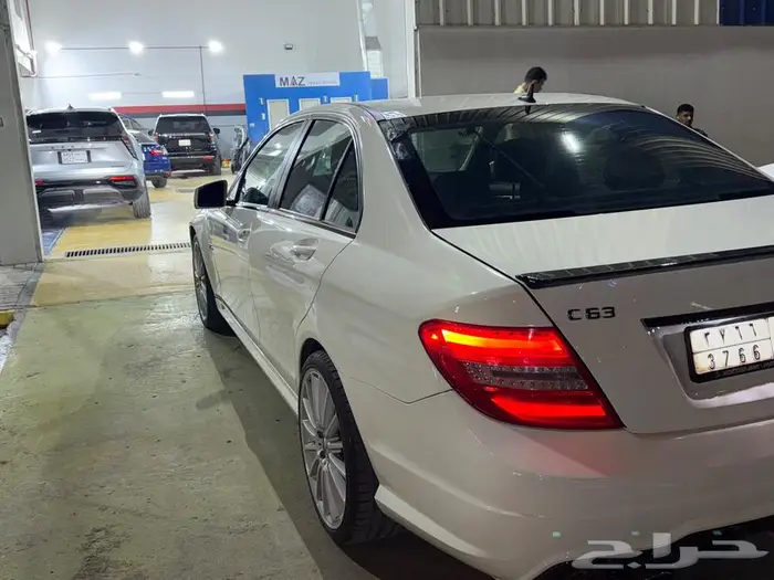 مرسيدس C63 بدي نظيفة جد ا موديل 2012 3