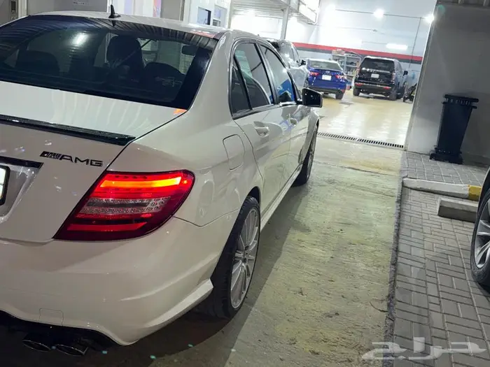 مرسيدس C63 بدي نظيفة جد ا موديل 2012 4