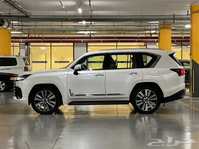 جيب لكزس LX600 موديل 2024 سعودي اخو الاصفار 1