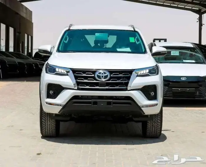 تويوتا فورتشنر VX1 بنزين 2025 6