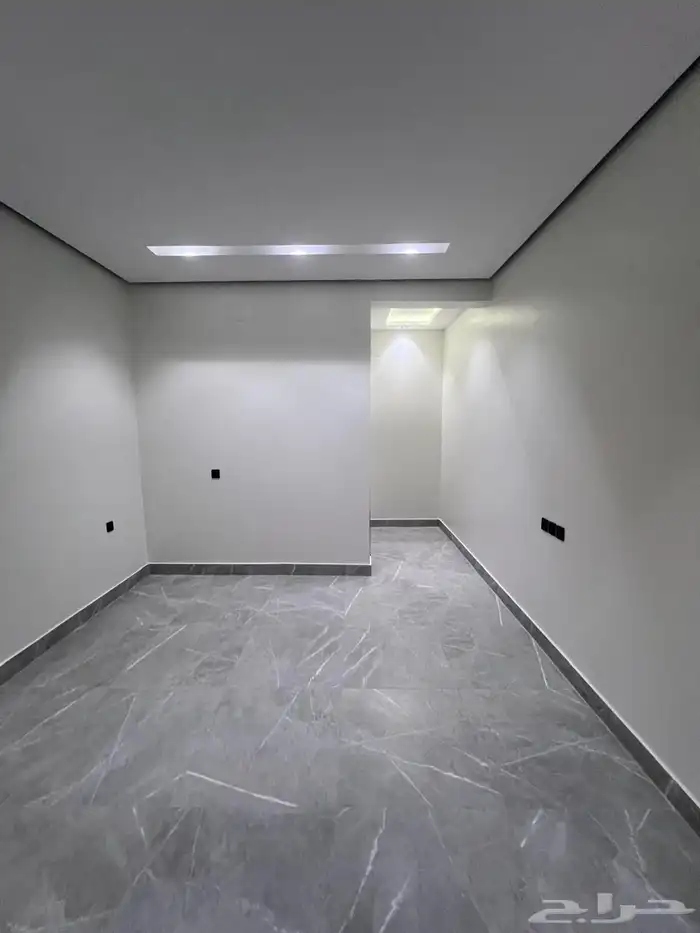 فيلا روف علويه مدخل مستقل حي الصفاء بسعر مميز  595 1
