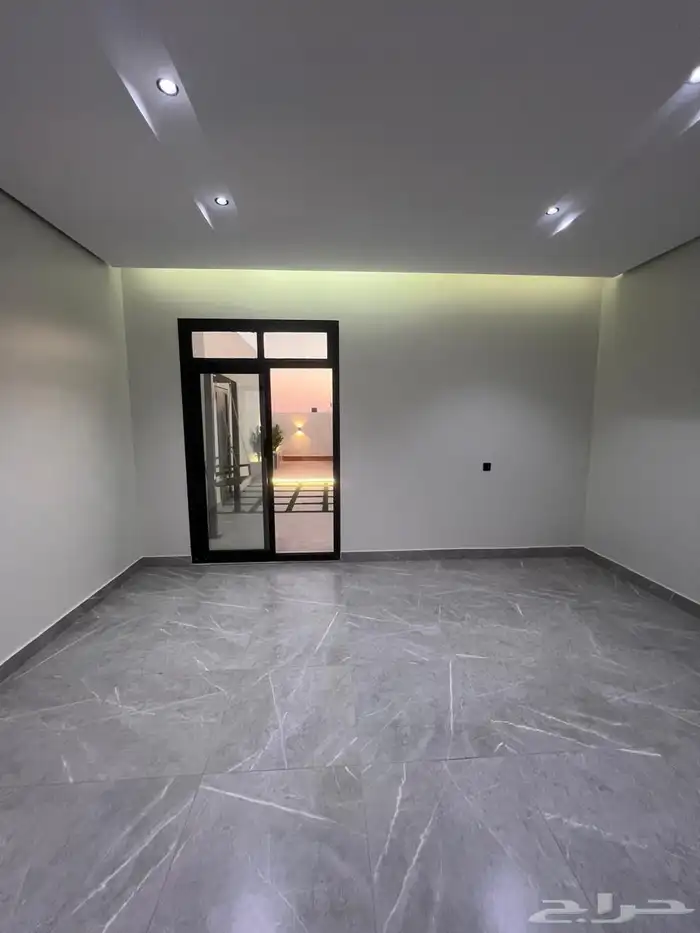 فيلا روف علويه مدخل مستقل حي الصفاء بسعر مميز  595 5