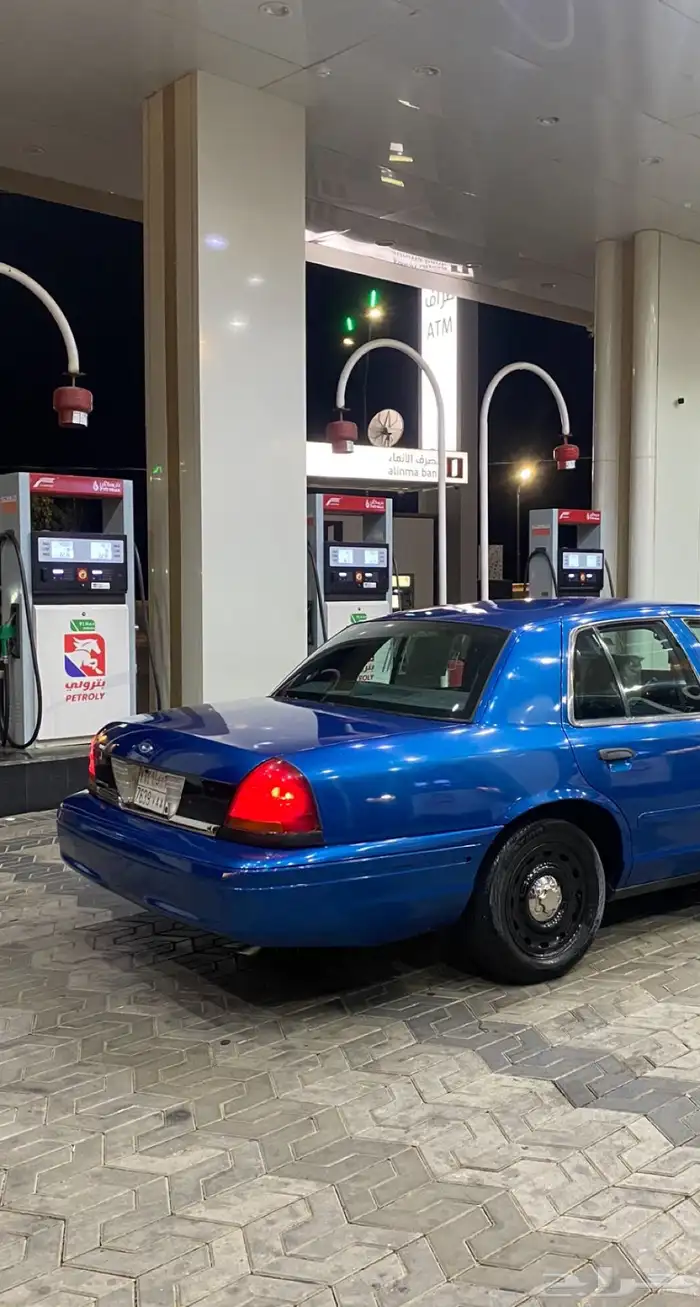 فورد كراون فكتوريا 1999 8