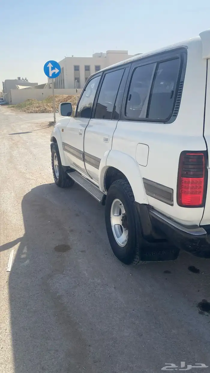 لاندكروزر صالون نضيف 19