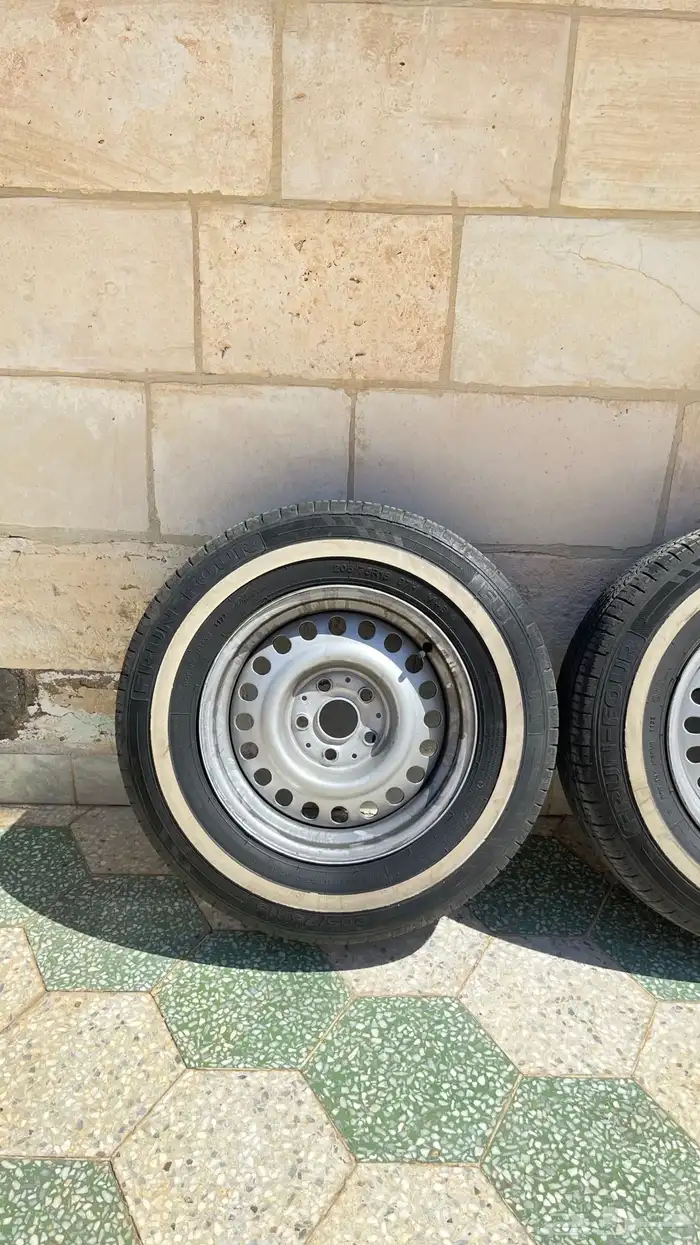 جنوط مرسيدس للبيع بدون الكفرات 4