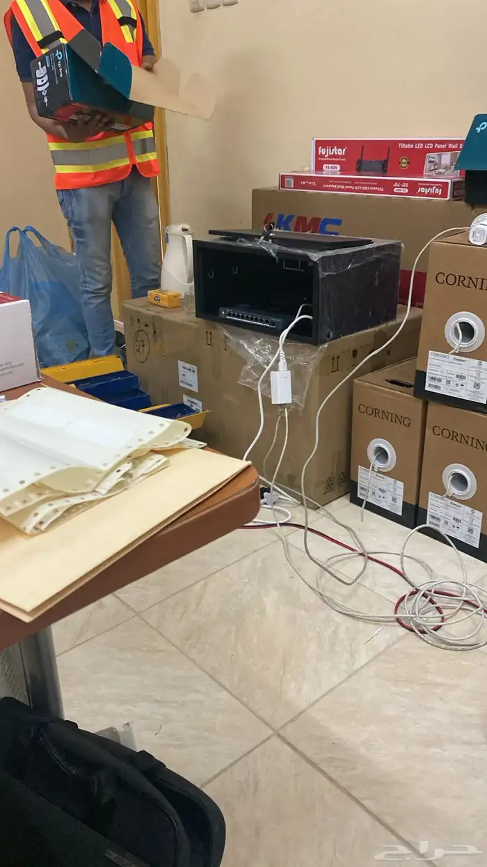 تجهيز اي تي كامل مع الشبكات والاتصالات 3