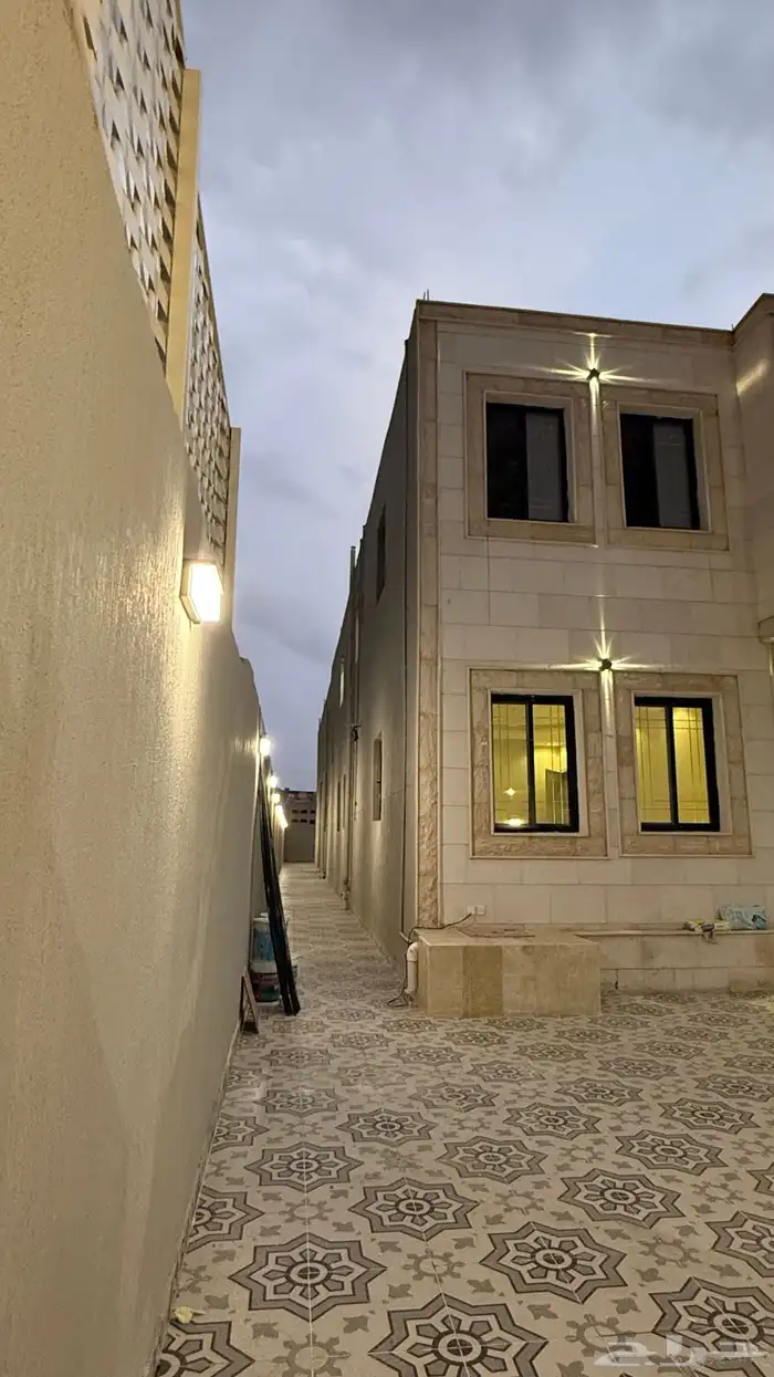 عماره للبيع دور وملحق حي الوسام 1