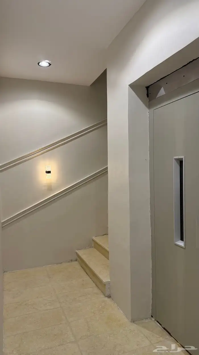 عماره للبيع دور وملحق حي الوسام 9