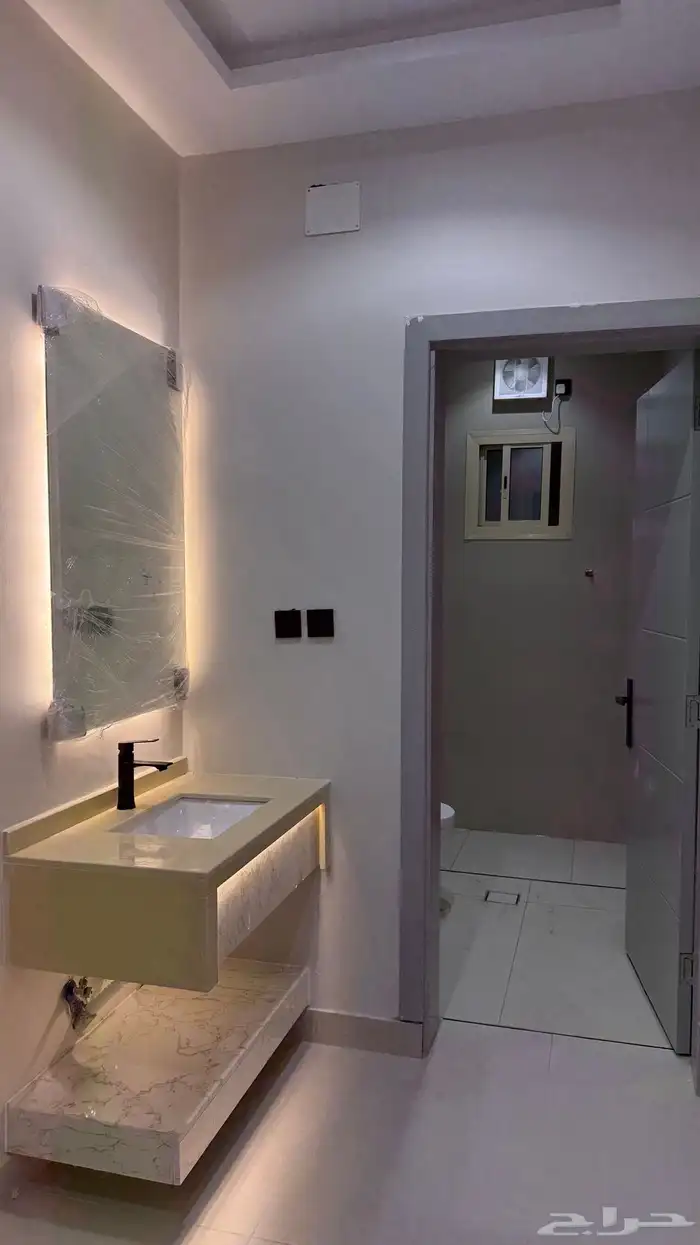 عماره للبيع دور وملحق حي الوسام 10
