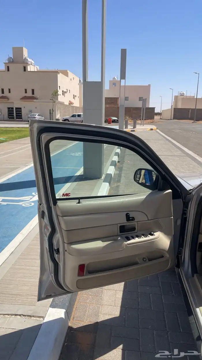 للبيع فورد فكتوريا سعودي 2009 11