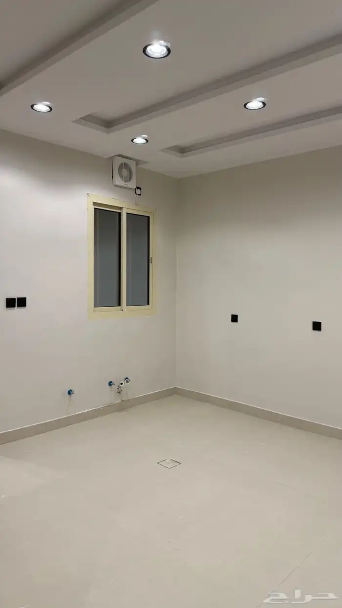 عماره للبيع دور وملحق حي الوسام 8