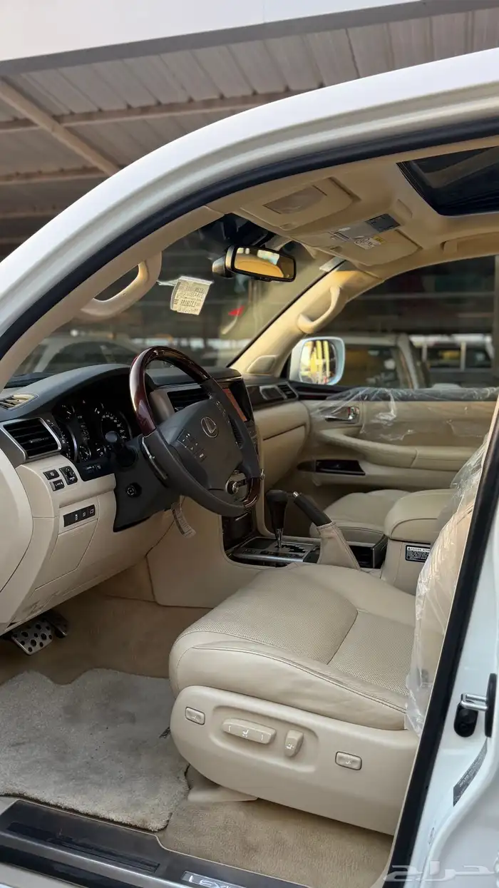 لكزس LX570موديل 2015 عداد61 8