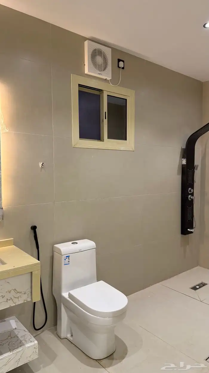 عماره للبيع دور وملحق حي الوسام 11