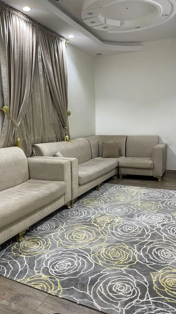 كنب حرف L شبه جديد مع ستاره 1