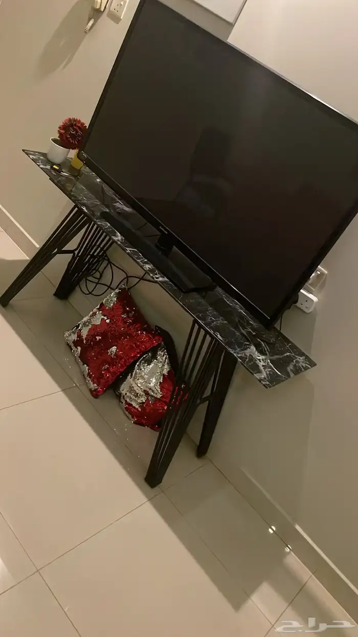 طاولة طعام استعمال قليل 3