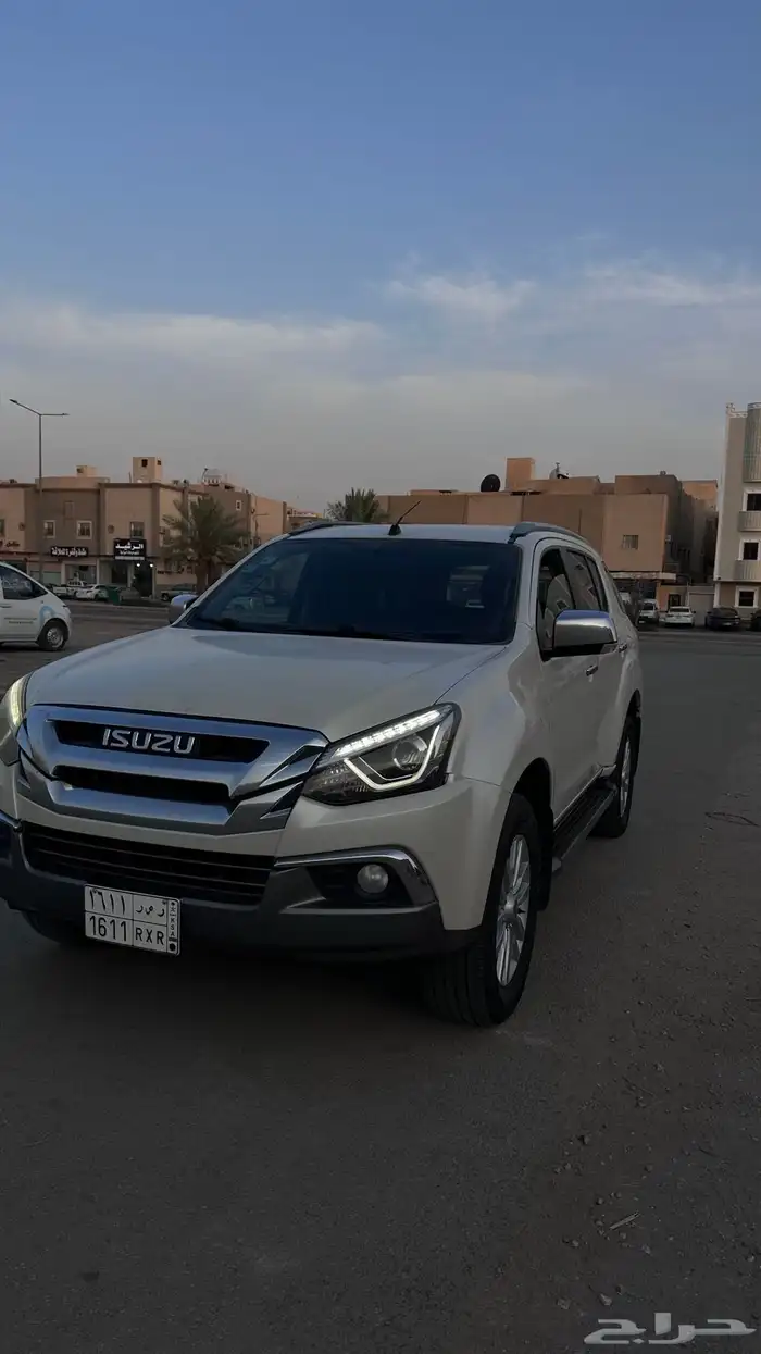جيب ايسوزو mux بدون دبل 6