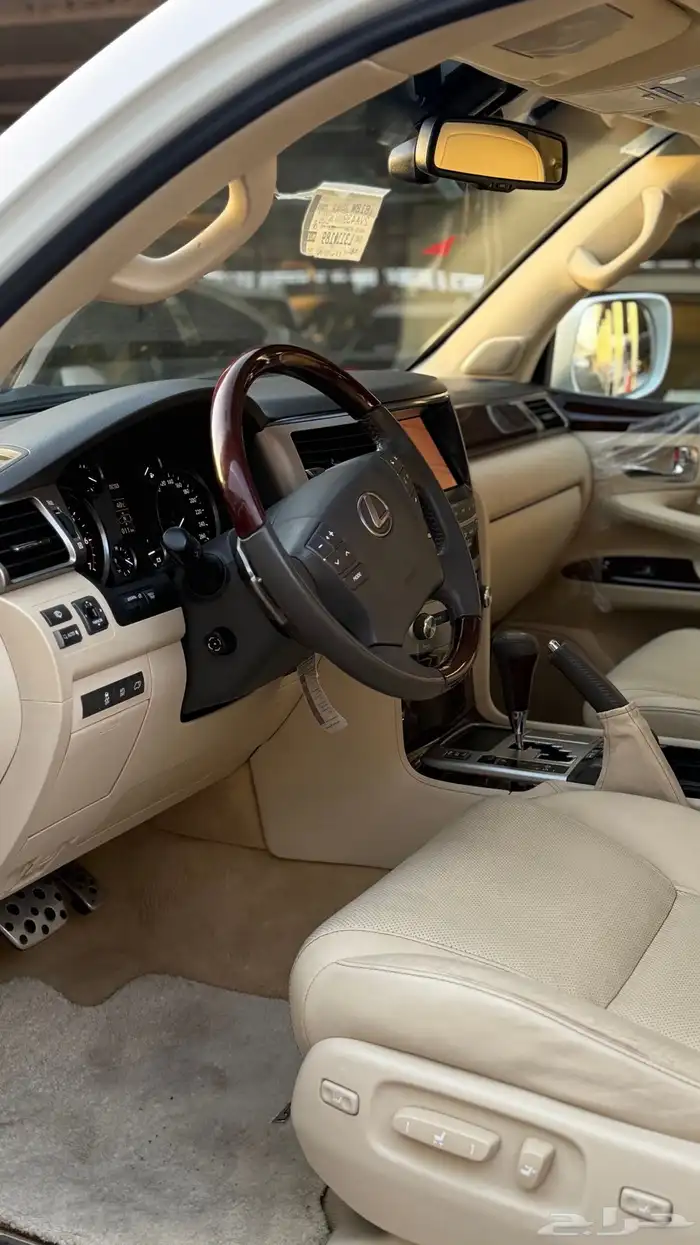لكزس LX570موديل 2015 عداد61 9