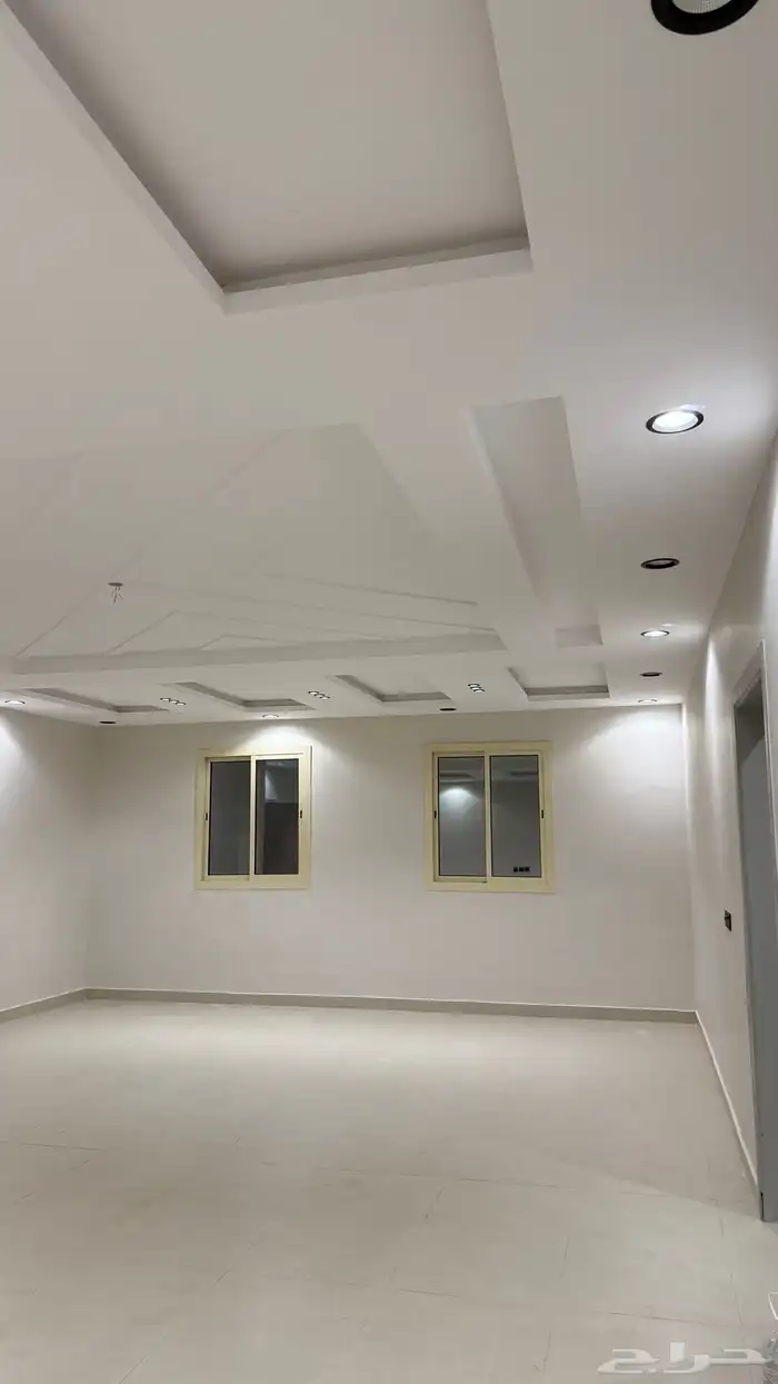 عماره للبيع دور وملحق حي الوسام 6