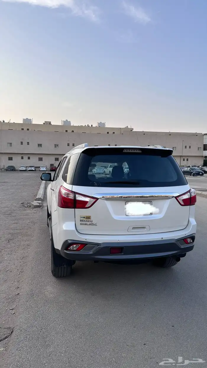 جيب ايسوزو mux بدون دبل 4