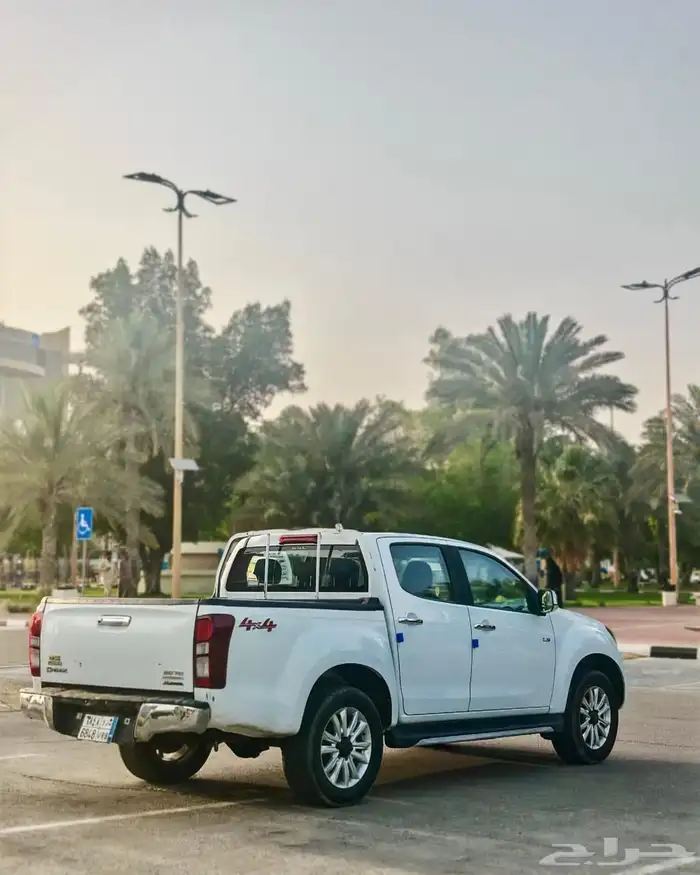 ايسوزو ديماكس 2020 فل كامل 9