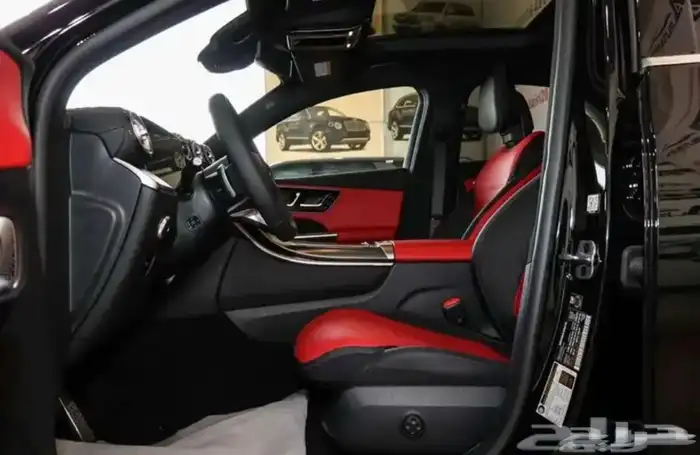 مرسيديس GLC 2025 جاهز للتسليم في الرياض 10